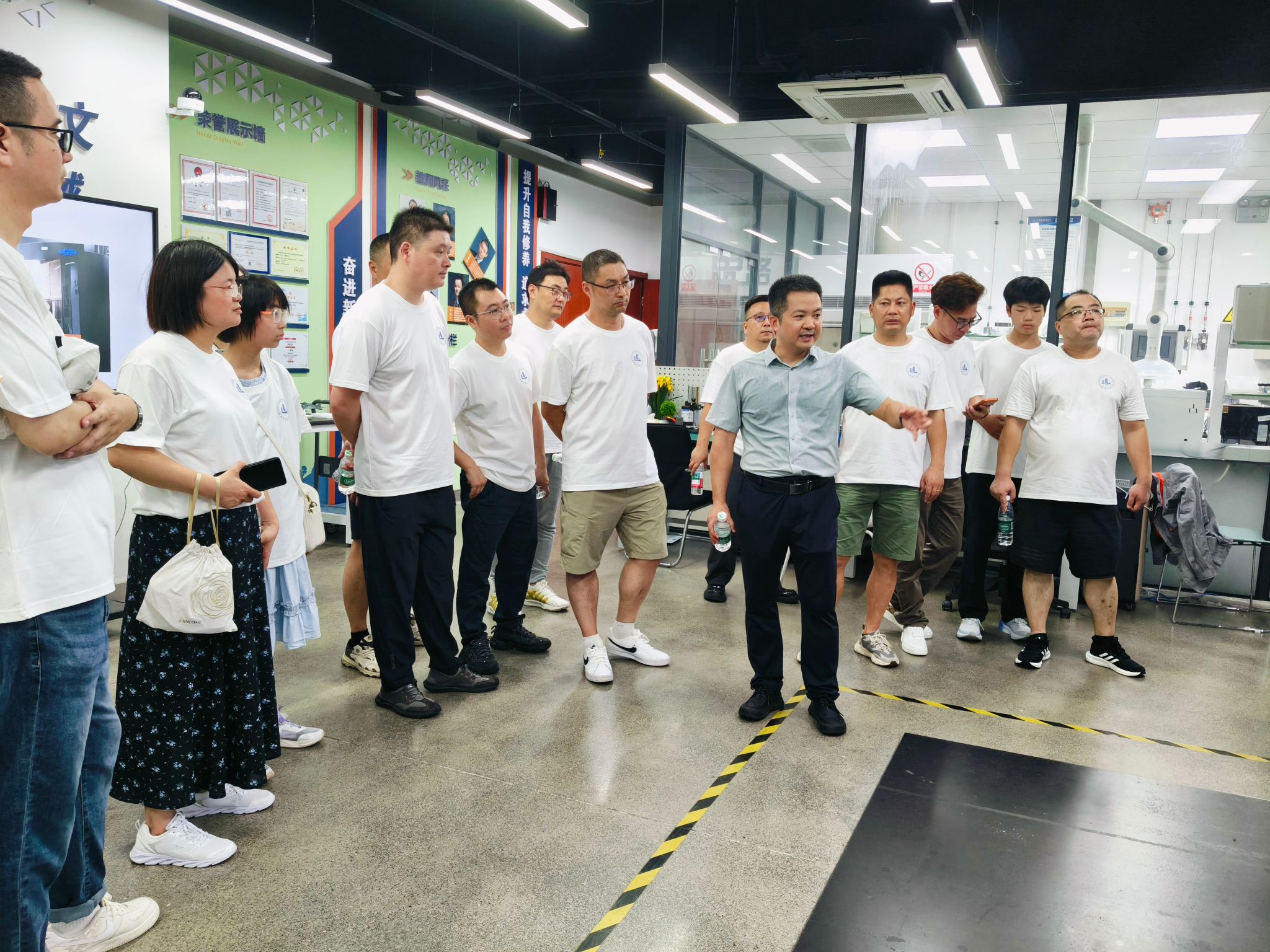 共话行业发展